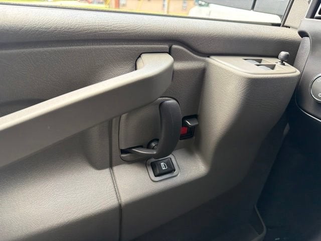 2026 Chevrolet Express Cargo 1WT