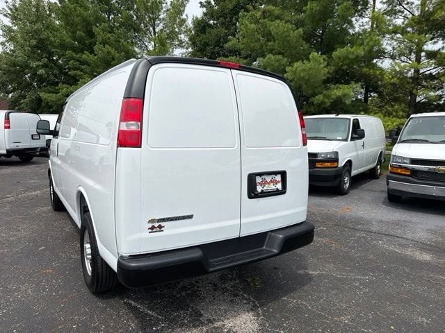 2026 Chevrolet Express Cargo 1WT