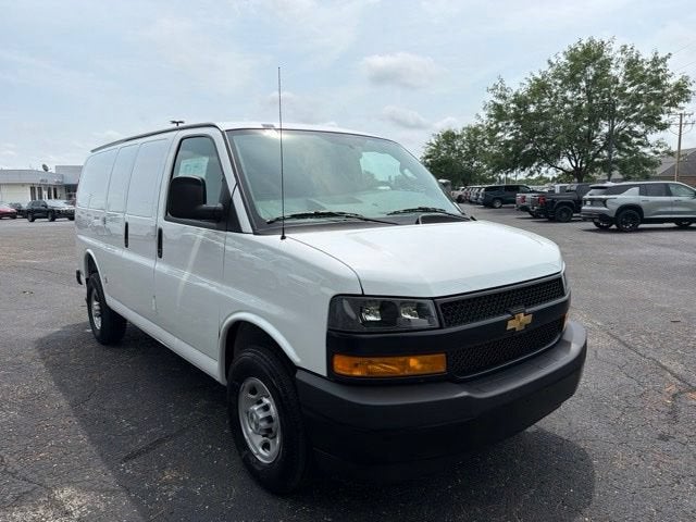2026 Chevrolet Express Cargo 1WT