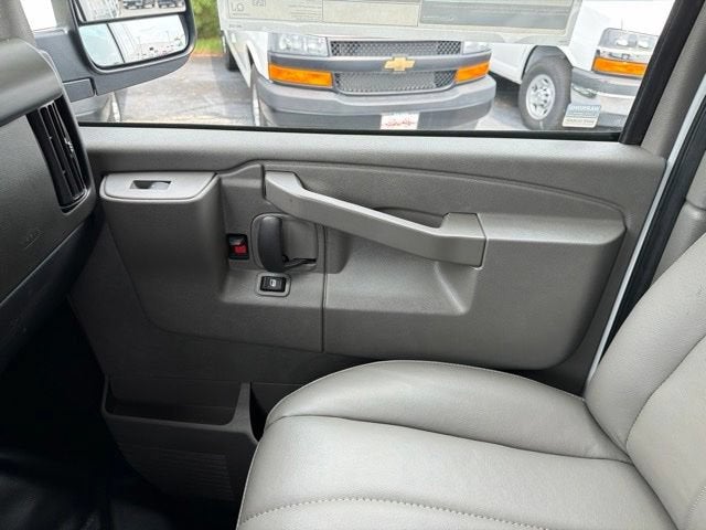 2026 Chevrolet Express Cargo 1WT
