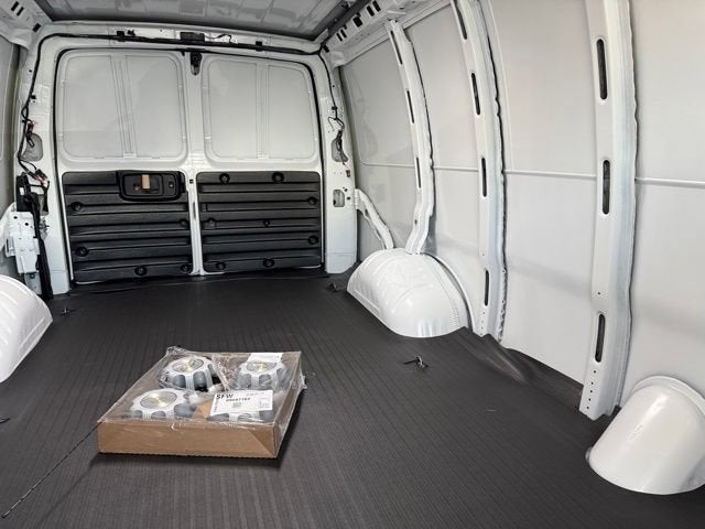 2025 Chevrolet Express Cargo WT