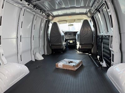 2025 Chevrolet Express Cargo WT