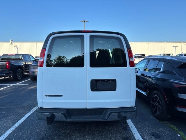 2025 Chevrolet Express Cargo WT