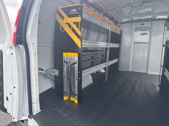 2025 Chevrolet Express Cargo WT