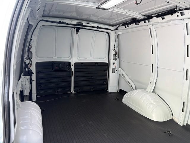 2026 Chevrolet Express Cargo 1WT