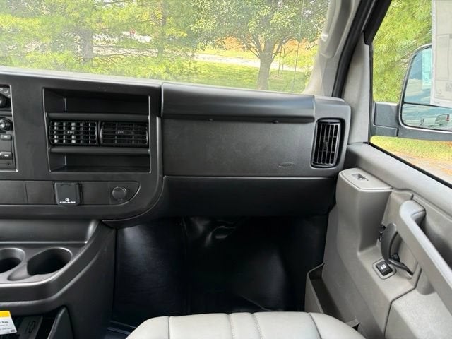 2026 Chevrolet Express Cargo 1WT