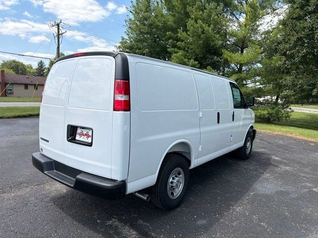 2026 Chevrolet Express Cargo 1WT