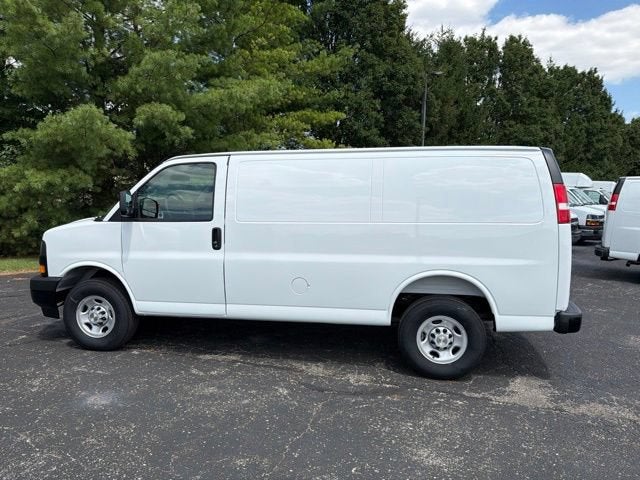 2026 Chevrolet Express Cargo 1WT