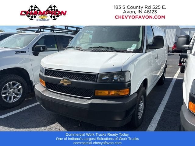 2025 Chevrolet Express Cargo WT