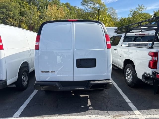 2025 Chevrolet Express Cargo WT