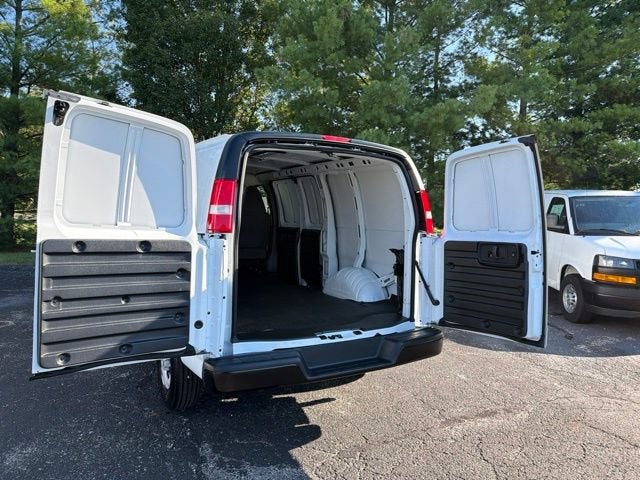 2026 Chevrolet Express Cargo 1WT