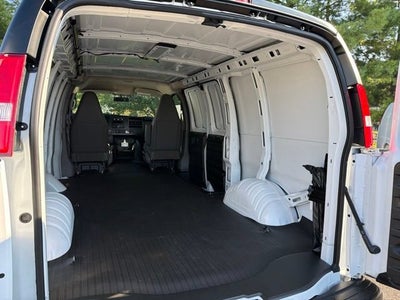 2026 Chevrolet Express Cargo 1WT