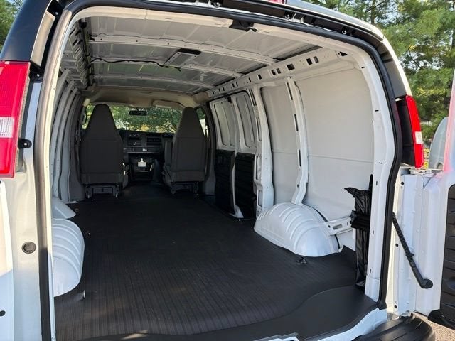 2026 Chevrolet Express Cargo 1WT