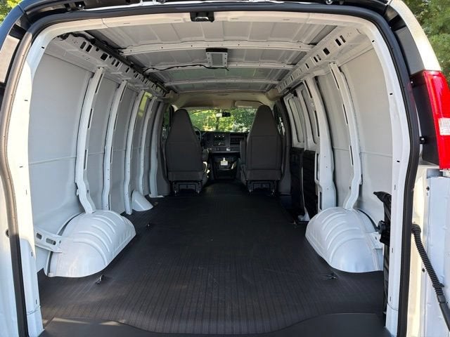 2026 Chevrolet Express Cargo 1WT