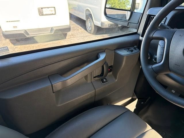 2026 Chevrolet Express Cargo 1WT