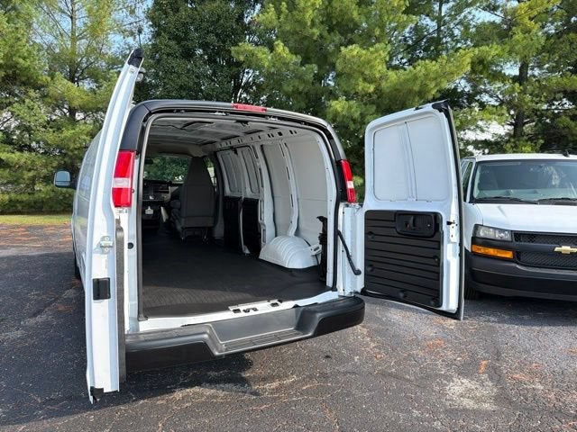 2026 Chevrolet Express Cargo 1WT