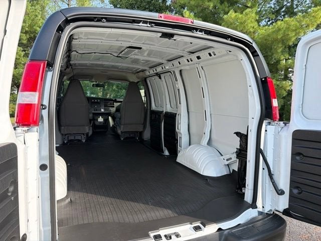 2026 Chevrolet Express Cargo 1WT