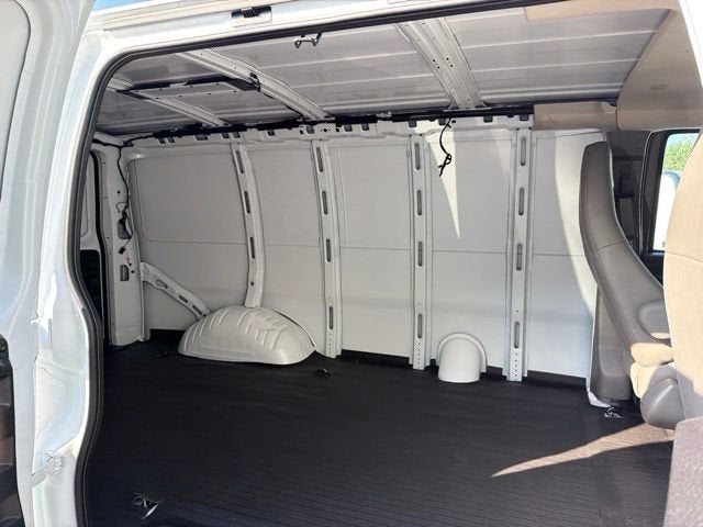 2026 Chevrolet Express Cargo 1WT