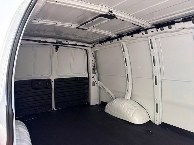 2026 Chevrolet Express Cargo 1WT