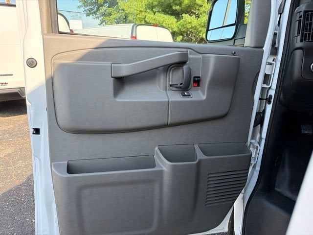 2026 Chevrolet Express Cargo 1WT