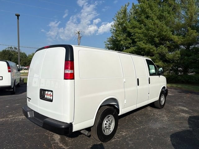 2026 Chevrolet Express Cargo 1WT