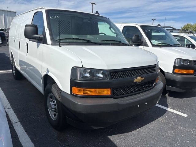 2025 Chevrolet Express Cargo WT