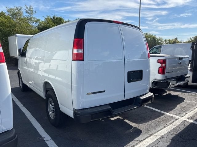 2025 Chevrolet Express Cargo WT
