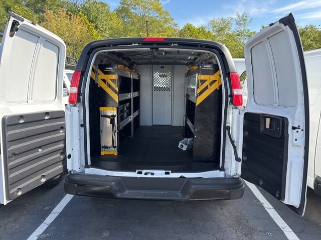2025 Chevrolet Express Cargo WT