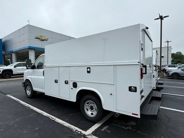 2025 Chevrolet Express Cutaway 3500 1WT