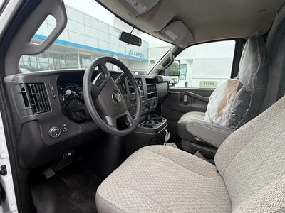 2025 Chevrolet Express Cutaway 3500 1WT