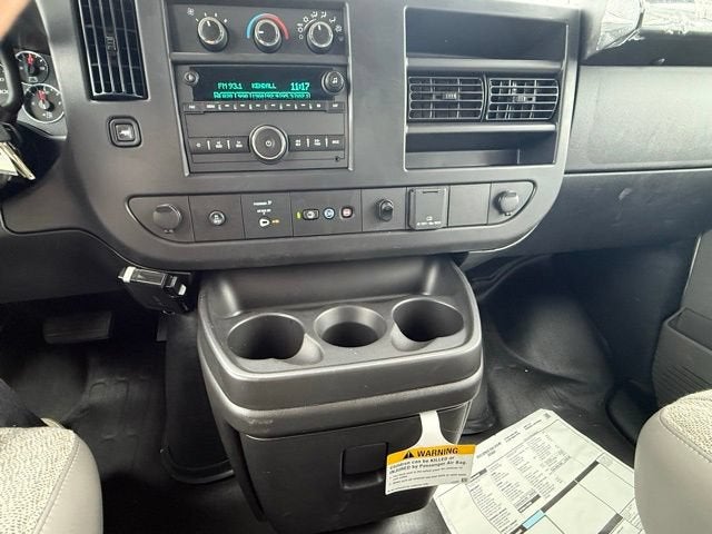 2025 Chevrolet Express Cutaway 3500 1WT