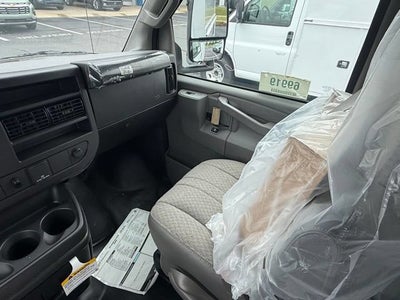 2025 Chevrolet Express Cutaway 3500 1WT