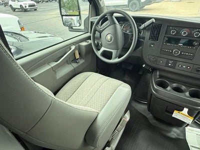 2025 Chevrolet Express Cutaway 3500 1WT
