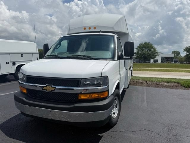 2025 Chevrolet Express Cutaway 3500 1WT