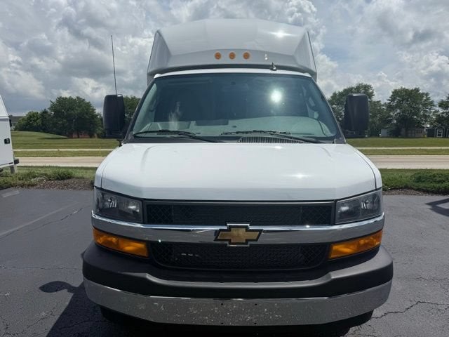 2025 Chevrolet Express Cutaway 3500 1WT