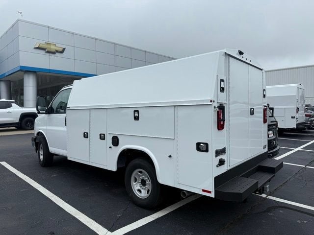 2025 Chevrolet Express Cutaway 3500 1WT
