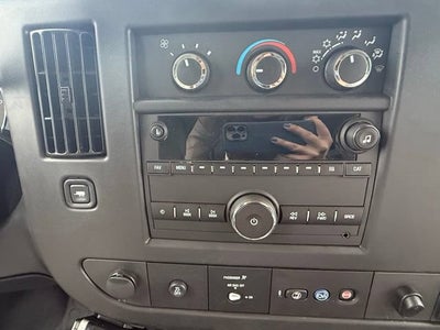2025 Chevrolet Express Cutaway 3500 1WT