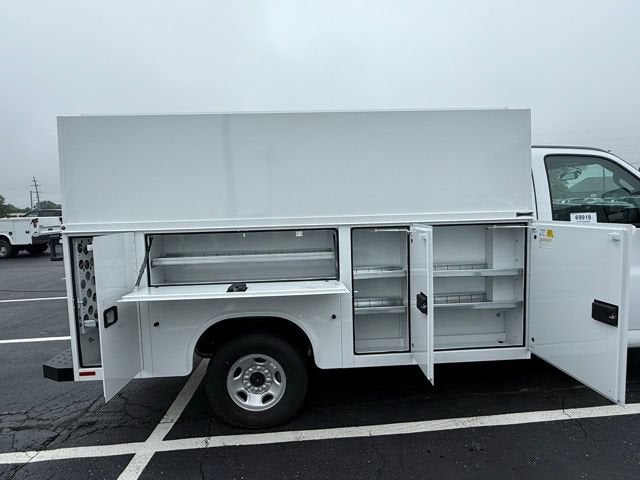 2025 Chevrolet Express Cutaway 3500 1WT