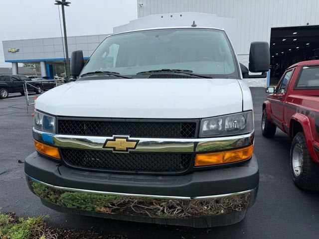 2025 Chevrolet Express Cutaway 3500 1WT
