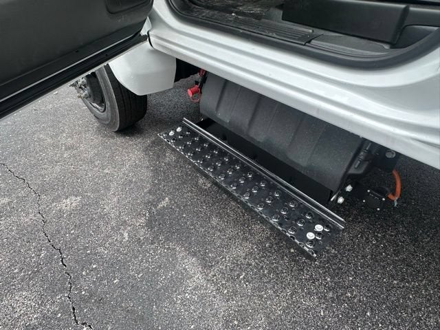 2024 Chevrolet Silverado 5500 HD Work Truck