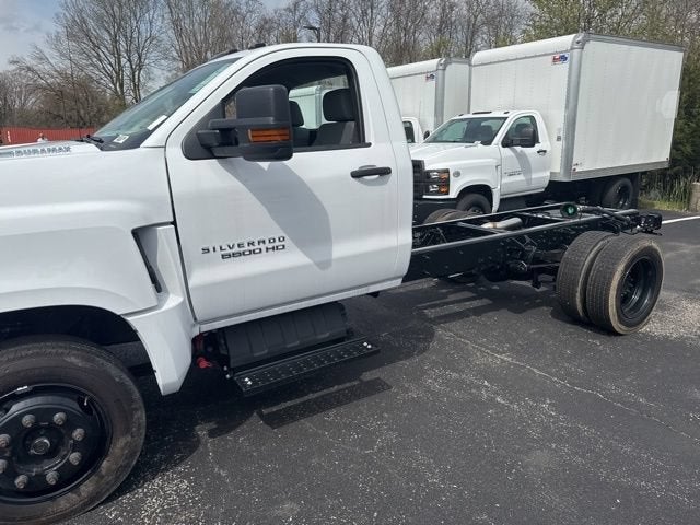 2024 Chevrolet Silverado 5500 HD Work Truck