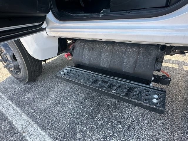 2024 Chevrolet Silverado 5500 HD Work Truck